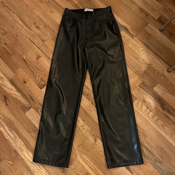 Abercrombie 90s Relaxed Jeans - Picture 2 of 4